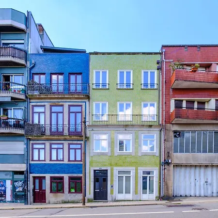 Ekaterine Uptown Oporto